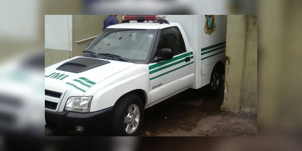 Homem morre atropelado por caminhão em Castro