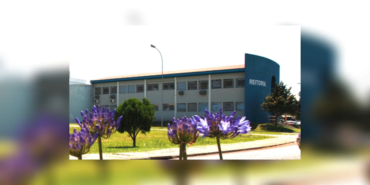 Casal é flagrado furtando fios de luz do Campus da UEPG