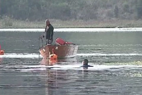 Bombeiros buscam por pescador que desapareceu no Alagados