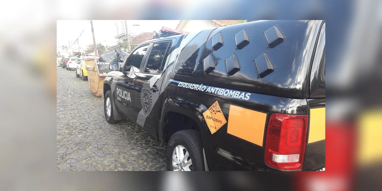 Polícia encontra artefato explosivo dentro de residência em PG