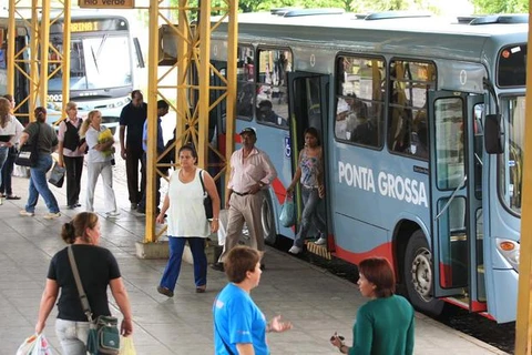 Ônibus do transporte coletivo podem parar por falta de combustível