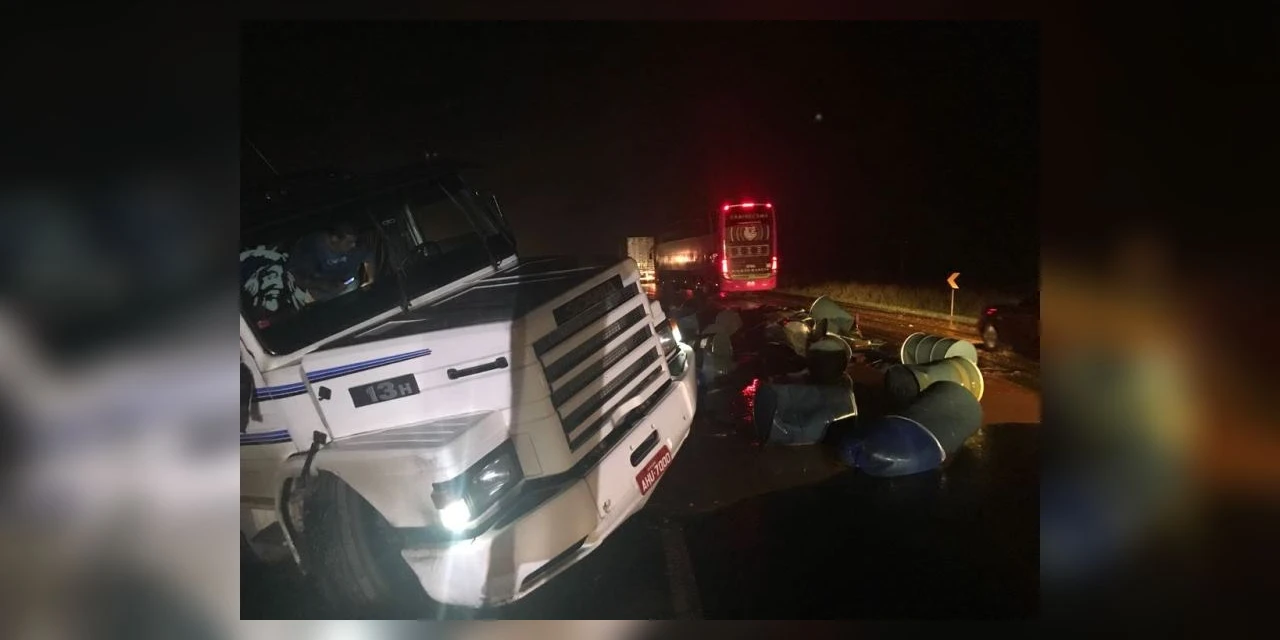 Caminhoneiro morre atropelado ao atravessar rodovia em PG