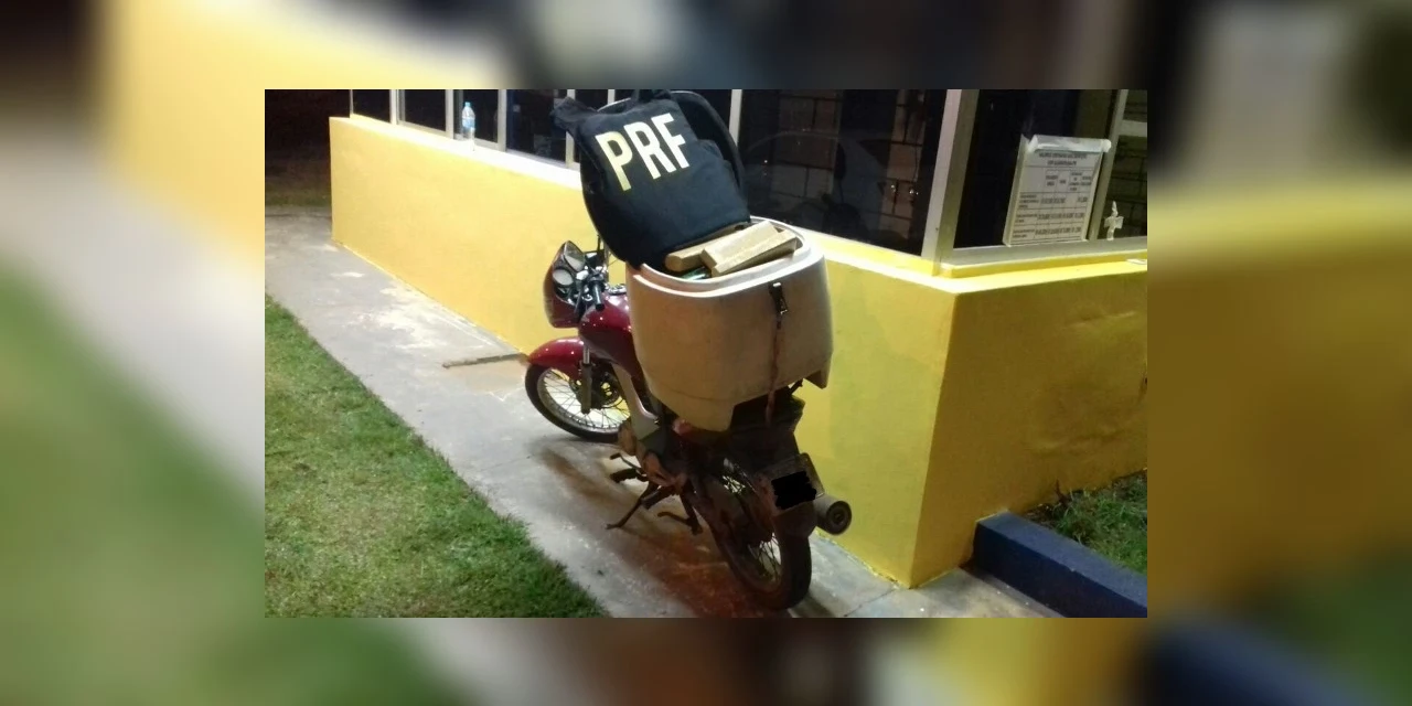 PRF apreende 41 kg de drogas transportadas em motocicleta