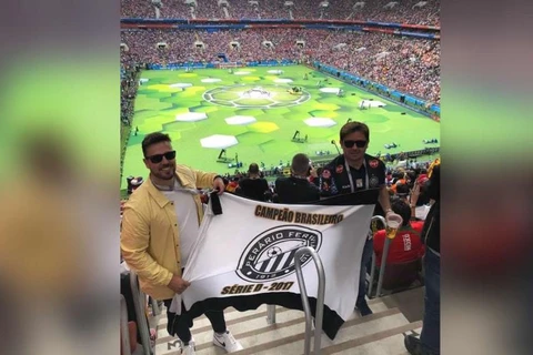 Torcedores do Operário levam bandeira no jogo Brasil e Suíça