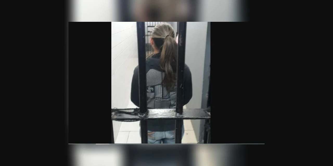 Jovem é presa suspeita de ser uma das maiores traficantes da região