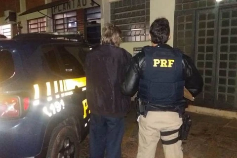 Motorista de 65 anos se envolve em acidente dirigindo embriagado; diz policia