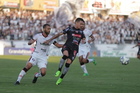 Olha o Fantasma! OFEC venceu o Joinville e continua líder da Serie C