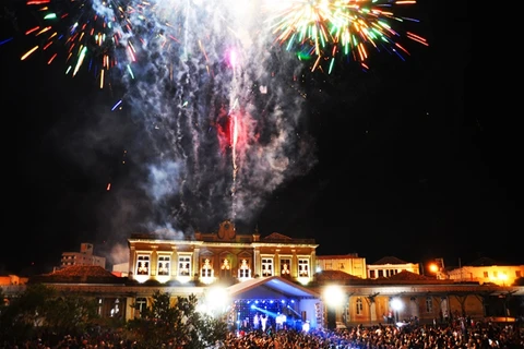 Réveillon em Ponta Grossa terá fogos e shows no Parque Ambiental