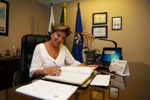 Elizabeth Schmidt assume prefeitura por 17 dias