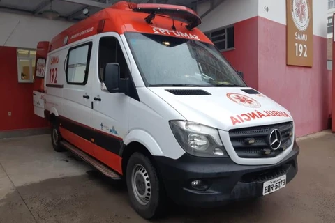 Ambulância que estava indo atender ocorrência e sofre acidente não transportava paciente; diz Samu