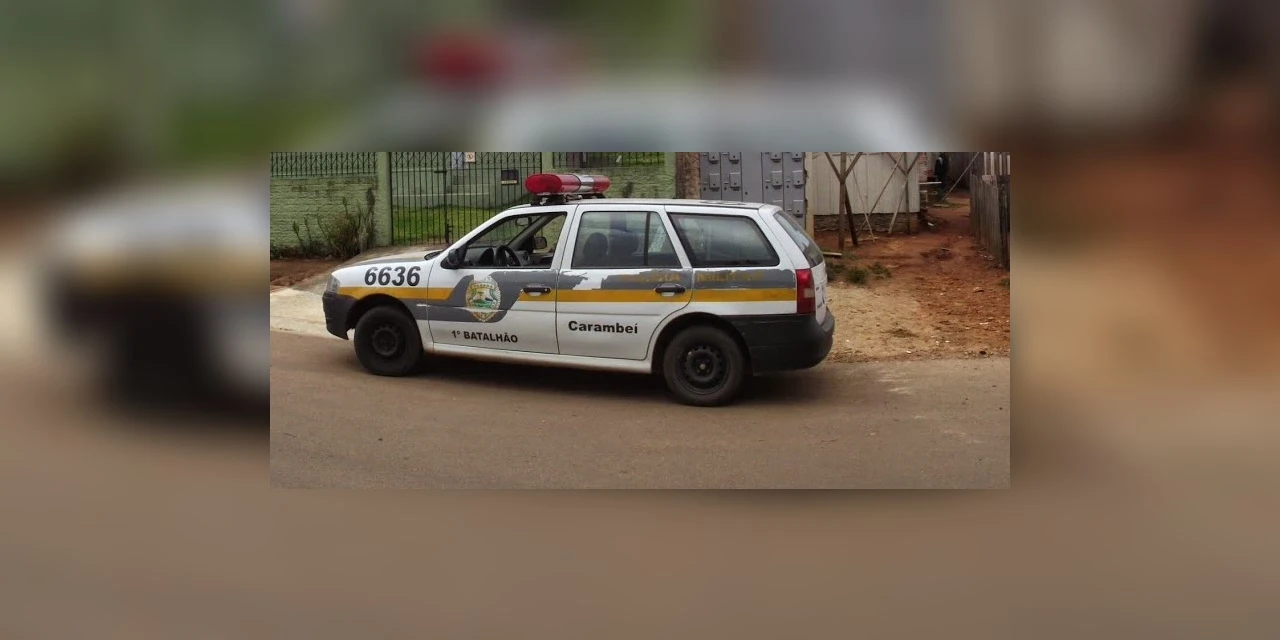 Homem corta mangueira de botijão de gás e ameaça mulher e policiais em Carambeí