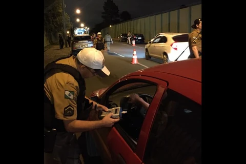 Operação 'Bafómetro na Madrugada' flagra motoristas dirigindo alcoolizado