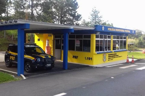 PRF salva criança que ingeriu querosene em Ponta Grossa