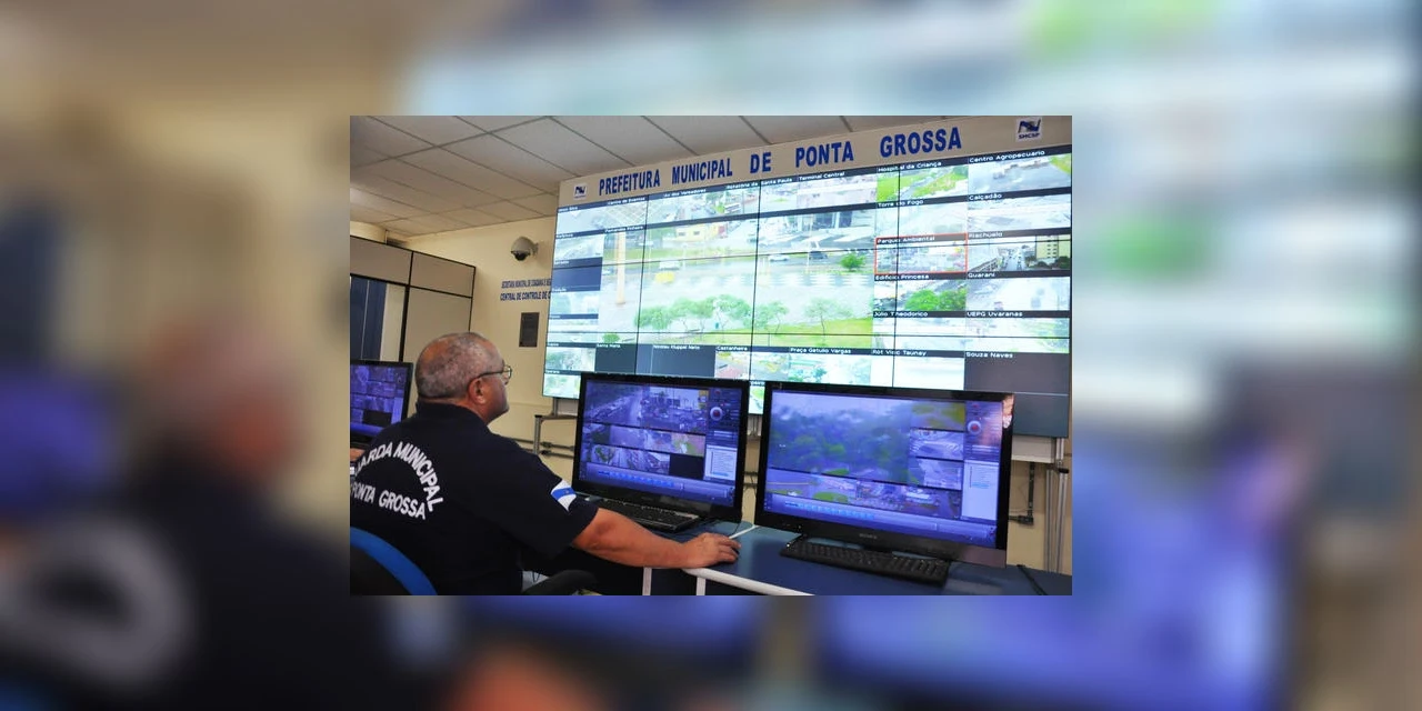 Câmeras da guarda municipal flagram individuo traficando no centro
