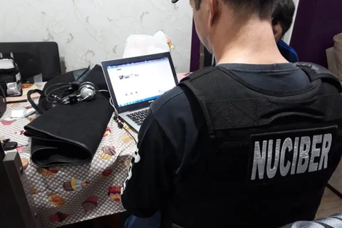 Professor é preso em flagrante pela polícia com pornografia infantil