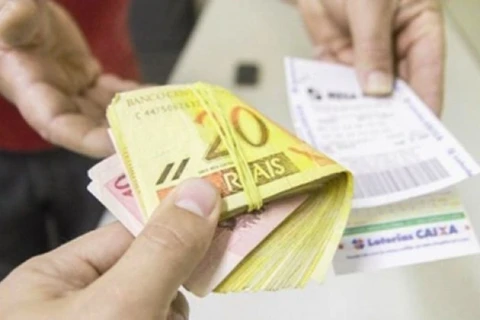 Estelionatários fazem vítima no conto do bilhete premiado em PG