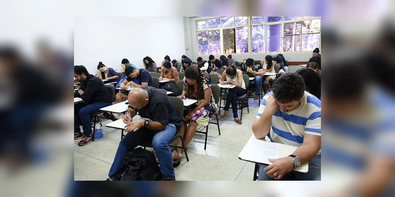 Encceja é aplicado neste domingo em 611 municípios brasileiros