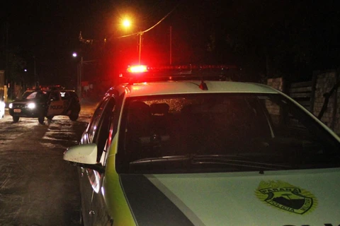 Criminosos estupram mulher na frente do marido durante roubo em Reserva