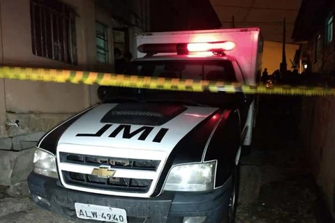 Idoso morre com faca cravada no tórax no centro de PG