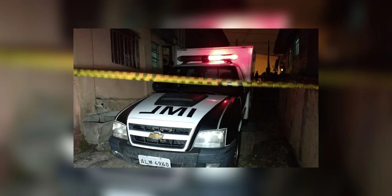 Idoso morre com faca cravada no tórax no centro de PG