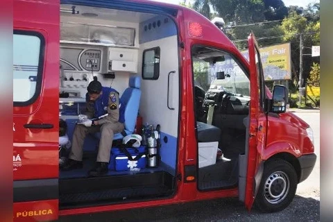Siate tem ambulância pichada enquanto atendia skatista na Praça do Gaúcho