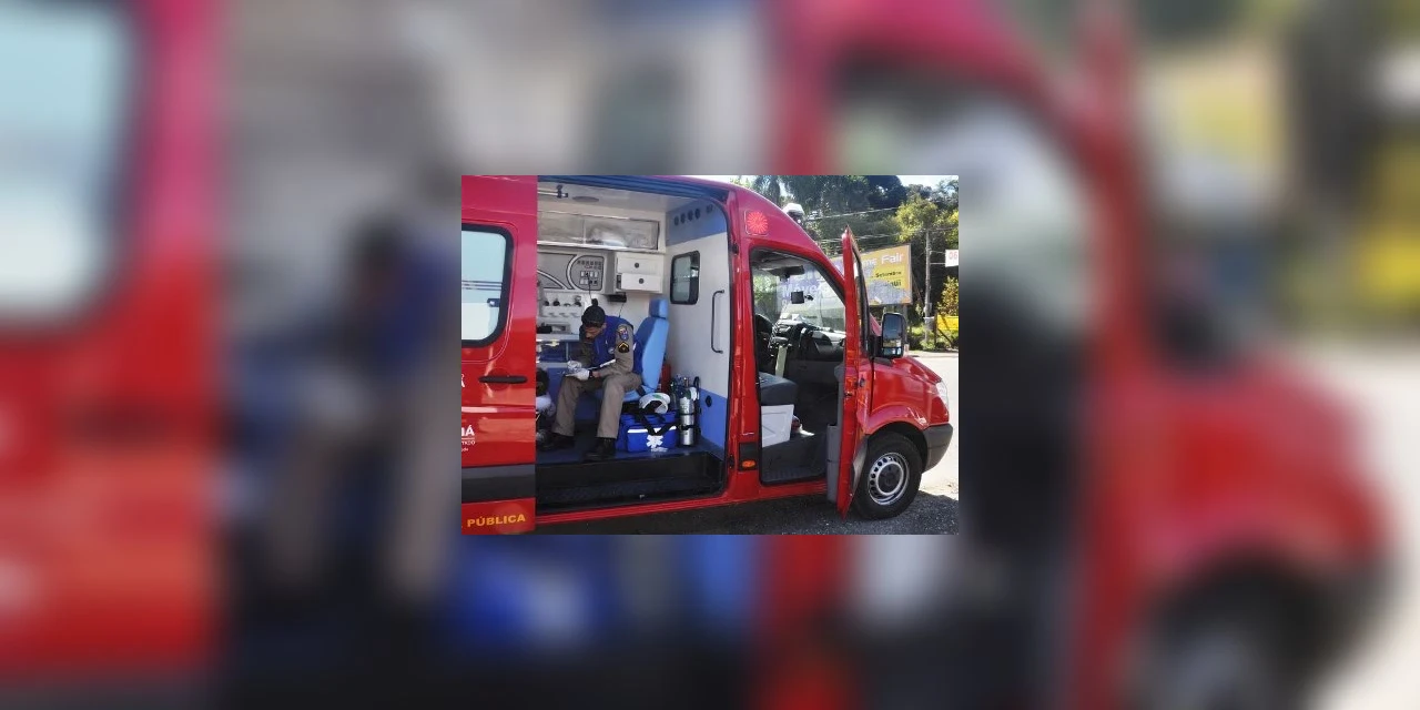 Siate tem ambulância pichada enquanto atendia skatista na Praça do Gaúcho