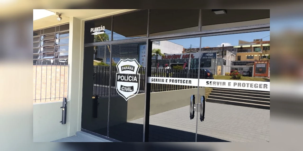 Rapaz é preso após forjar o próprio sequestro e ligar para mãe pedindo dinheiro do resgate, diz polícia