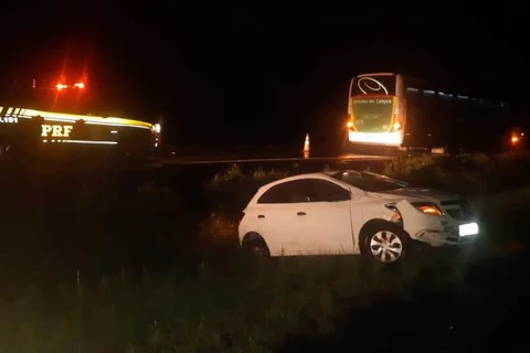 Acidente entre ônibus e carro na BR 277 deixa uma vítima com lesões leves; diz PRF