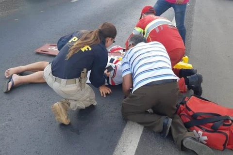 Homem sofre ferimentos após queda de bicicleta na Souza Naves