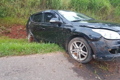 Condutora dirigindo alcoolizada é detida depois de causar acidente em Ipiranga