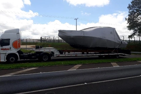 Lancha é apreendida em PG por transporte irregular