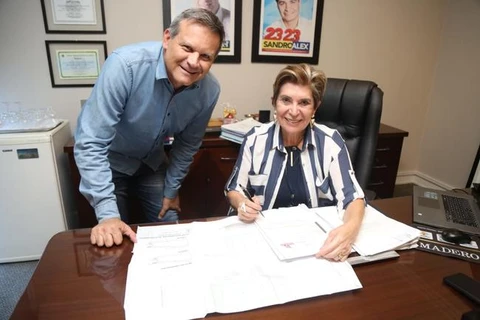 Palmeirinha terá campo de society; garante prefeita