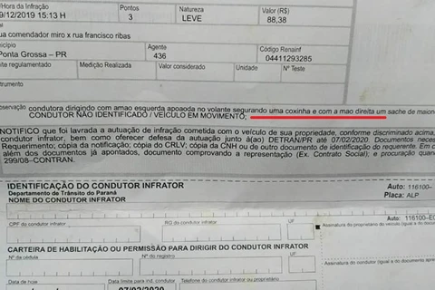 Mulher é multada em PG por comer coxinha enquanto dirigia