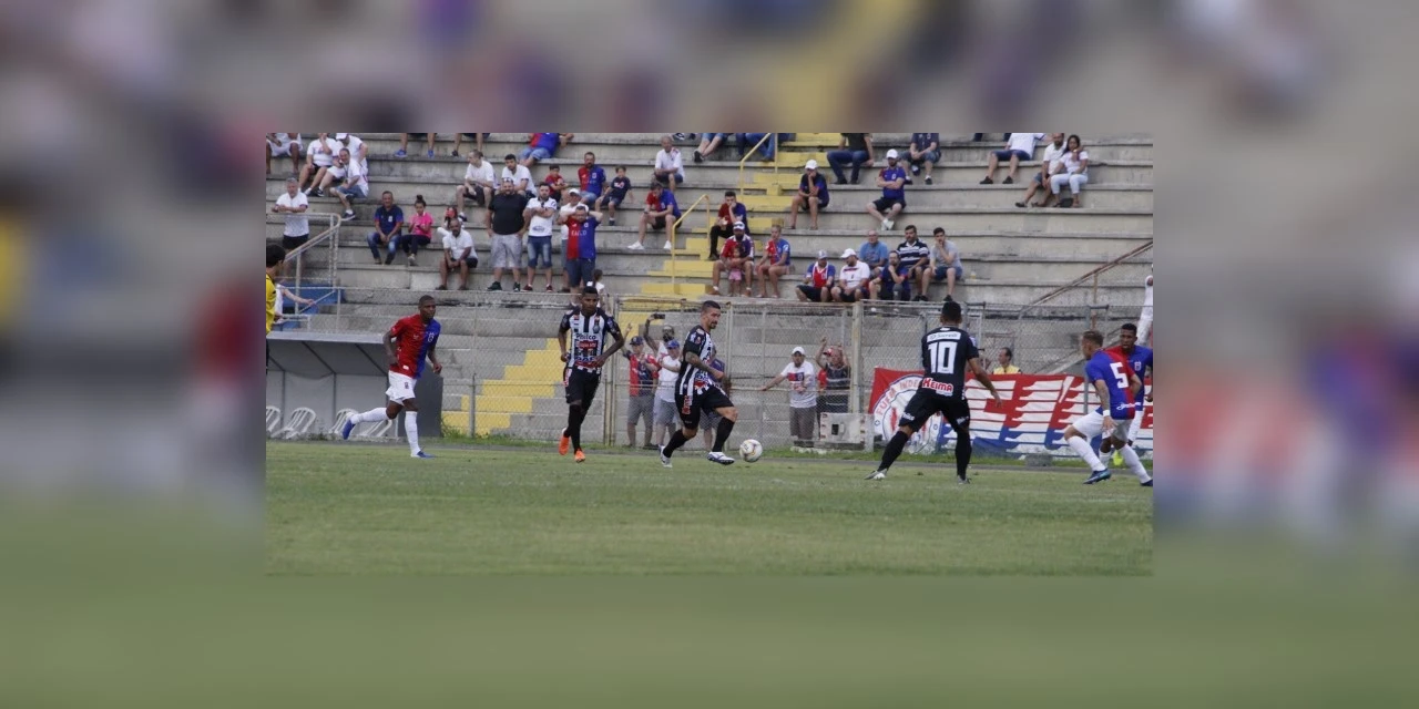 Operário perde para o Paraná por 1 a 0 jogando na Vila Capanema