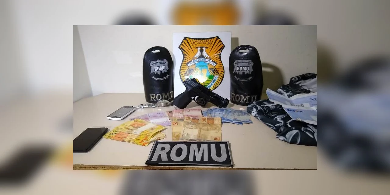 Suspeito é preso com arma de brinquedo após roubo em Uvaranas
