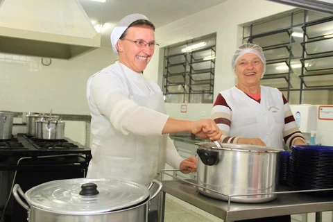 Prefeitura chama 167 serventes escolares aprovadas em teste seletivo