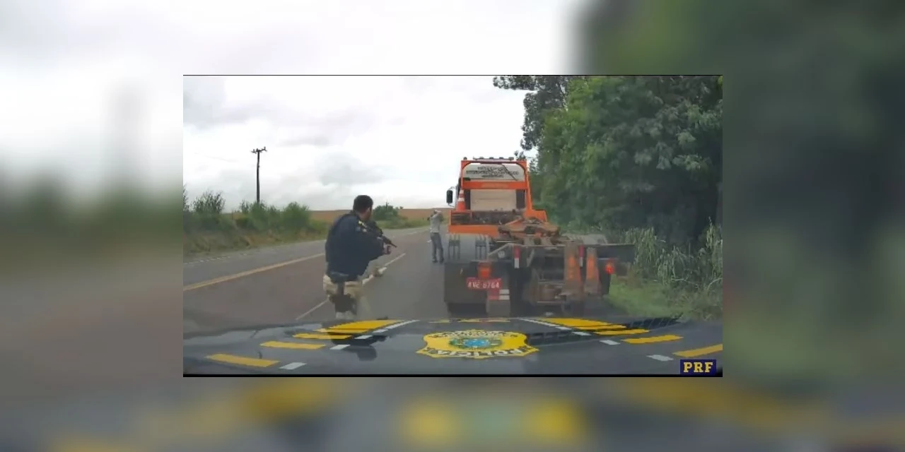 PRF detém assaltante envolvido em sequestro e recupera guincho roubado no Paraná