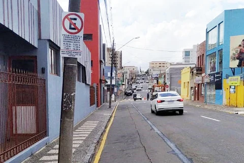AMTT orienta motoristas sobre nova sinalização do Projeto Escola