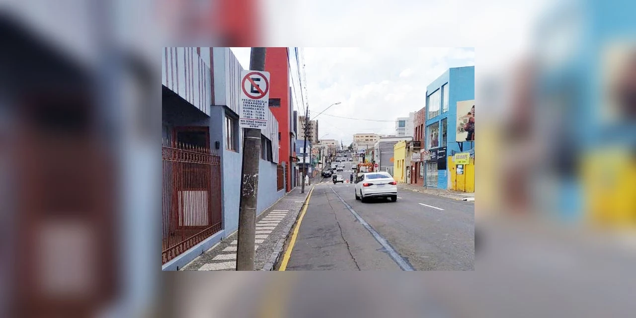 AMTT orienta motoristas sobre nova sinalização do Projeto Escola