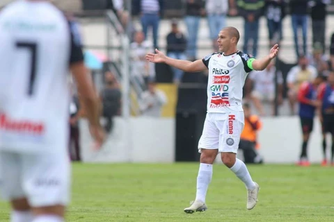 Jogando em casa Operário perde para Athletico no Paranaense