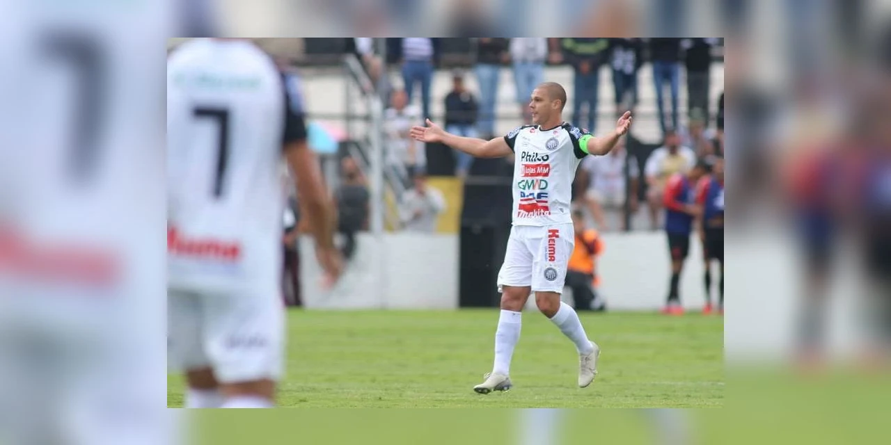 Jogando em casa Operário perde para Athletico no Paranaense