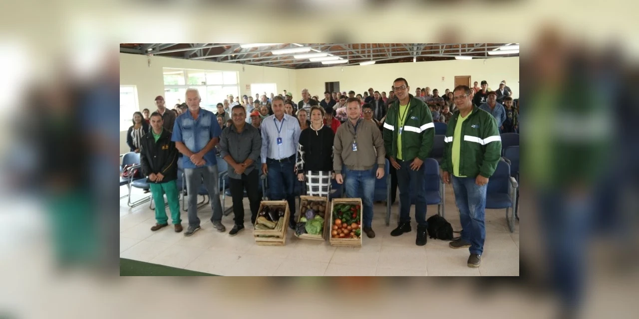 Mais de 160 produtores assinam contrato com a Prefeitura para o programa Feira Verde 2020