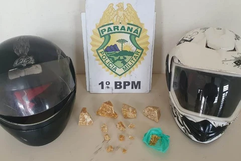 Motociclista e garupa são detidos com crack em bairro de PG