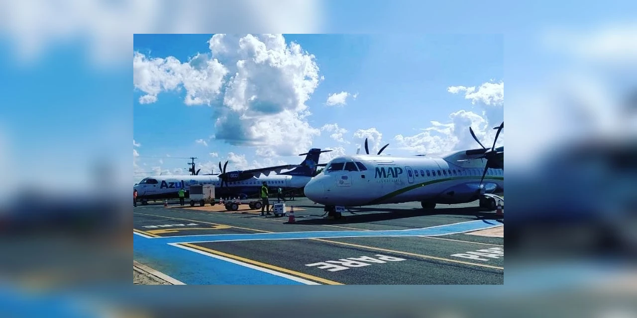 Imagem de avião da Azul e VoePass juntos no aeroporto Sant’Ana chama atenção de internautas