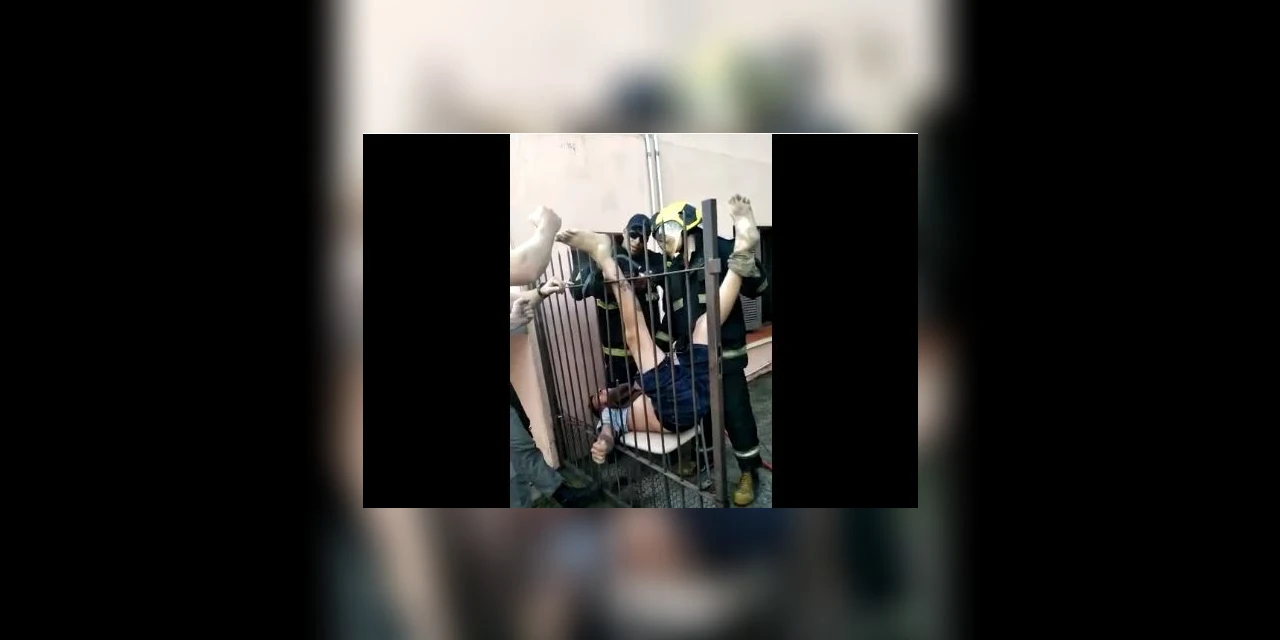 Ladrão é resgatado  por Bombeiros depois de fugir e ficar preso em grade no RS