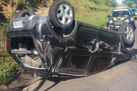 Capotamento em Guamiranga deixa duas pessoas com ferimentos