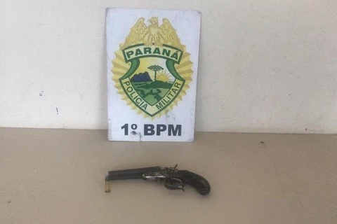 Polícia prende homem que estava atirando em via pública