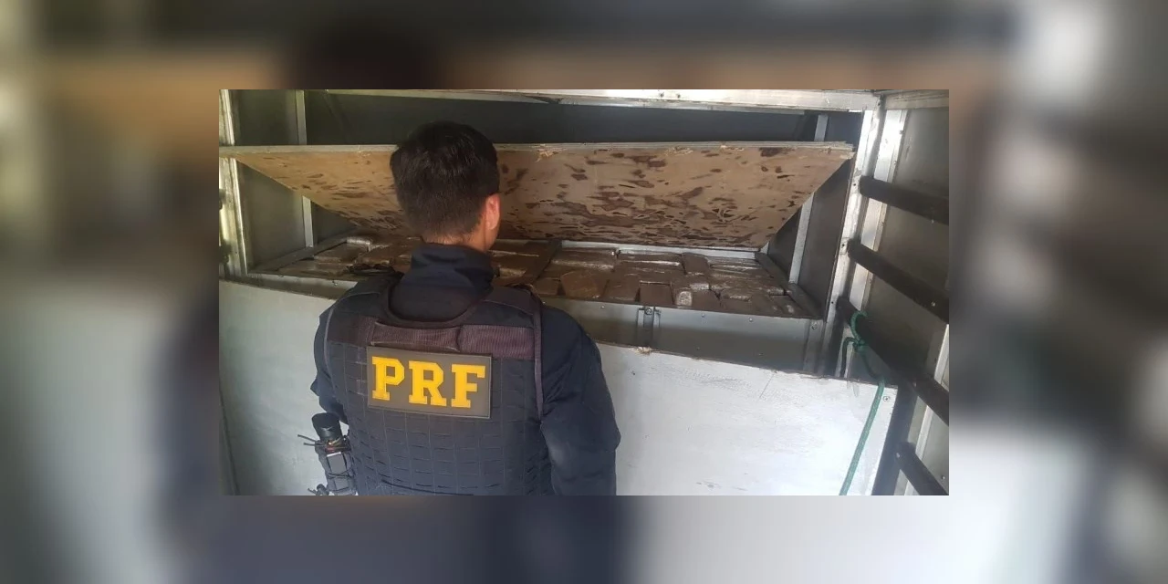 Caminhão apreendido escondia quase 100 Kg de maconha na BR-277