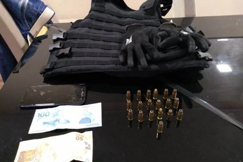 Suspeito de homicídio é preso com pistola, munições e colete balístico em Oficinas
