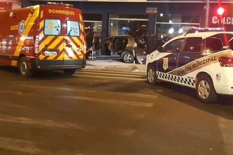 Motorista dirigindo alcoolizado tenta atropelar Guarda Municipal causa acidente e vai preso em PG